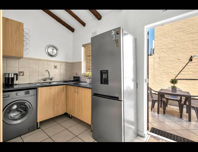 2 BEDROOM TOWNHOUSE FOR SALE IN SANDOWN